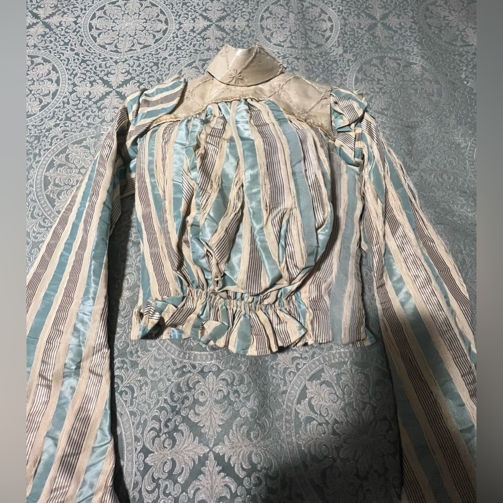 Antique vintage women’s top - Picture 2 of 16
